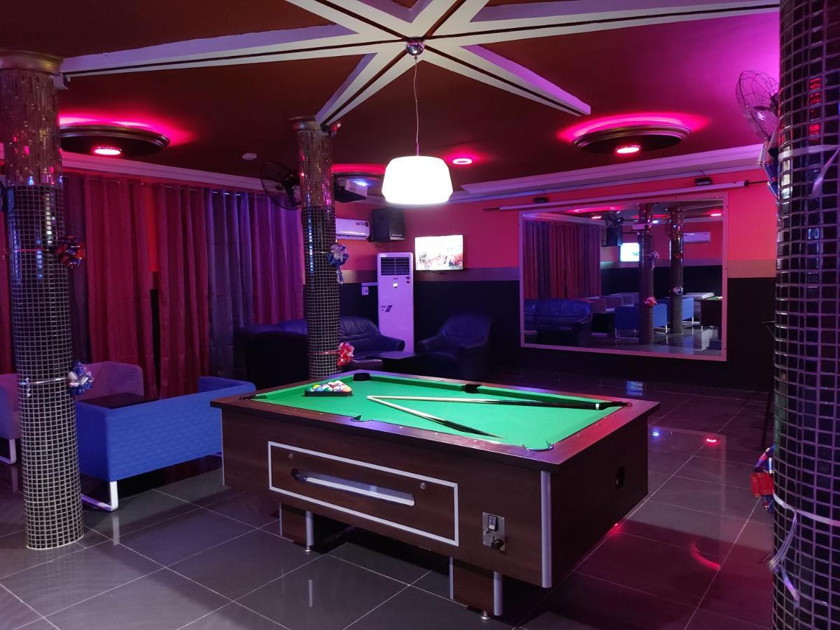 Royal Blue Guest House & Bar Lome Exterior photo
