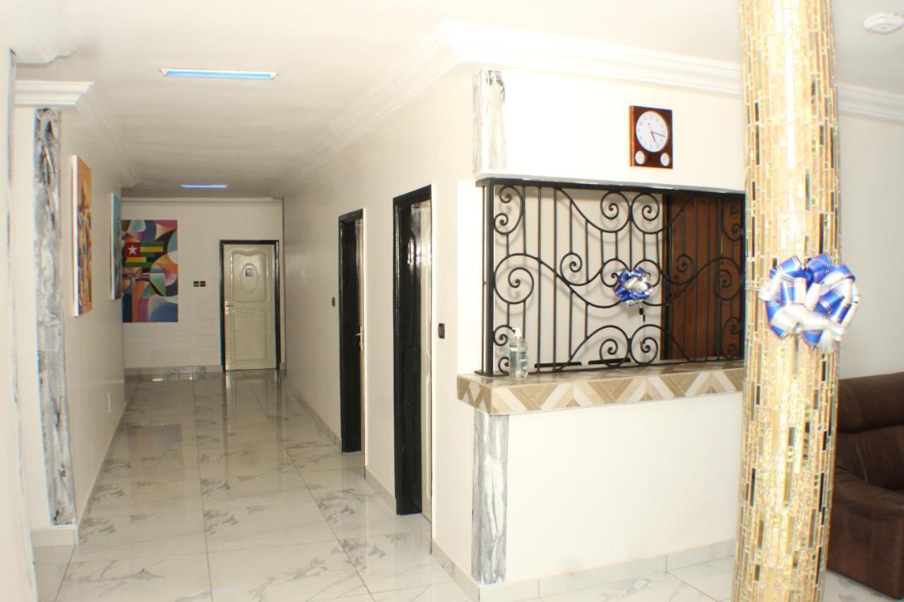 Royal Blue Guest House & Bar Lome Exterior photo