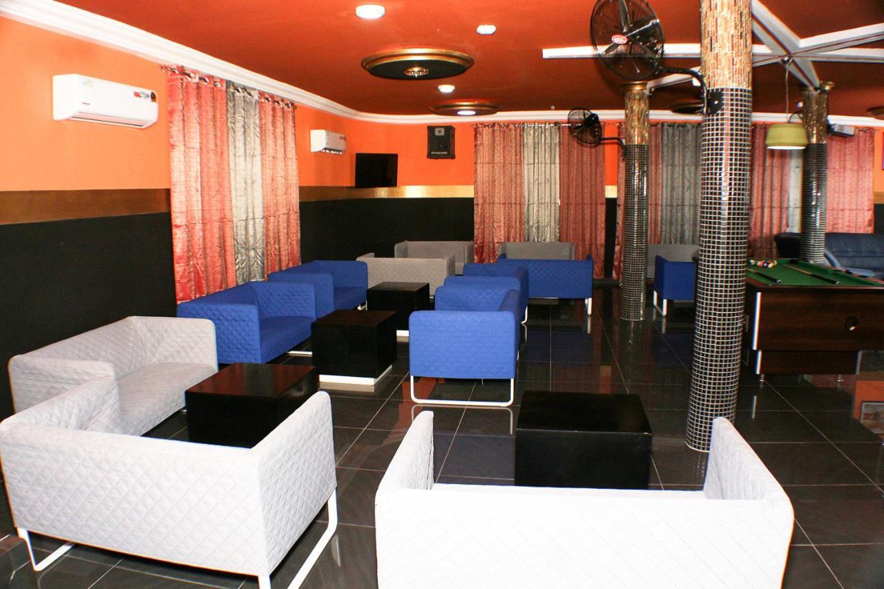 Royal Blue Guest House & Bar Lome Exterior photo