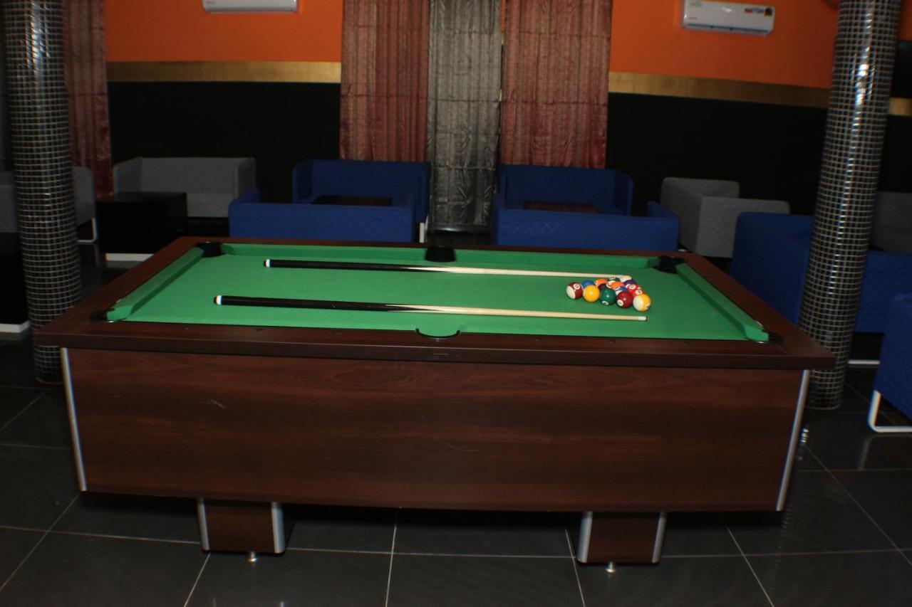 Royal Blue Guest House & Bar Lome Exterior photo
