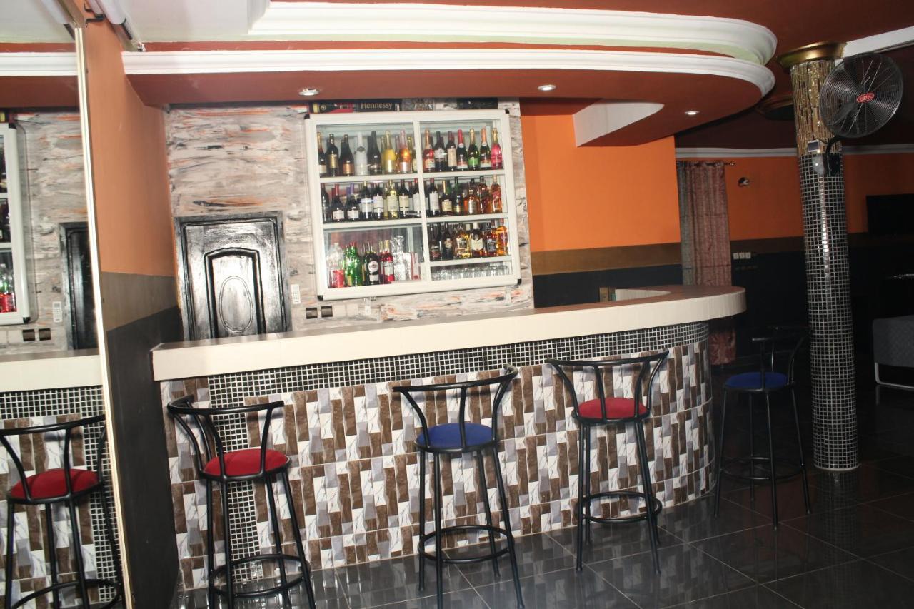 Royal Blue Guest House & Bar Lome Exterior photo