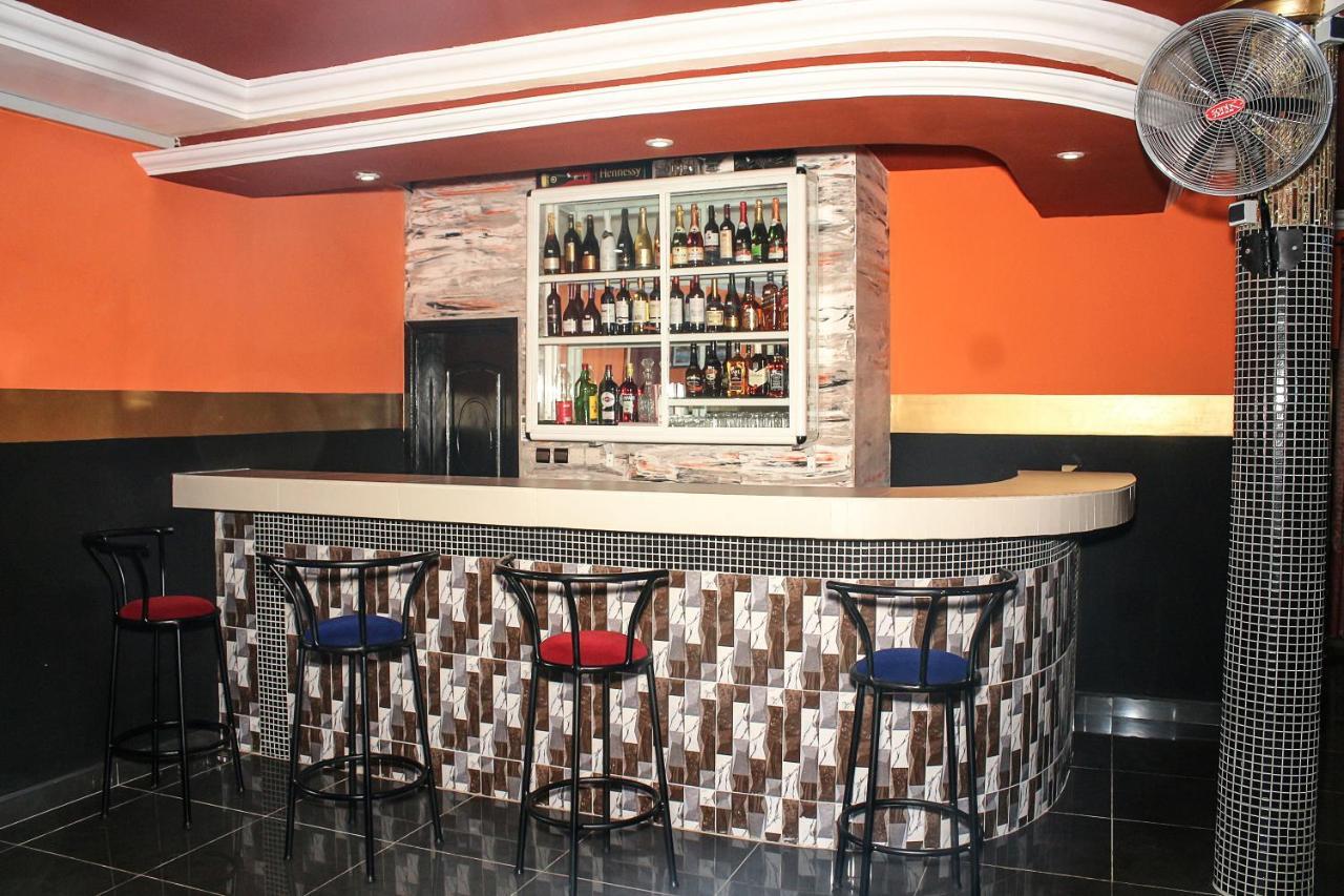 Royal Blue Guest House & Bar Lome Exterior photo